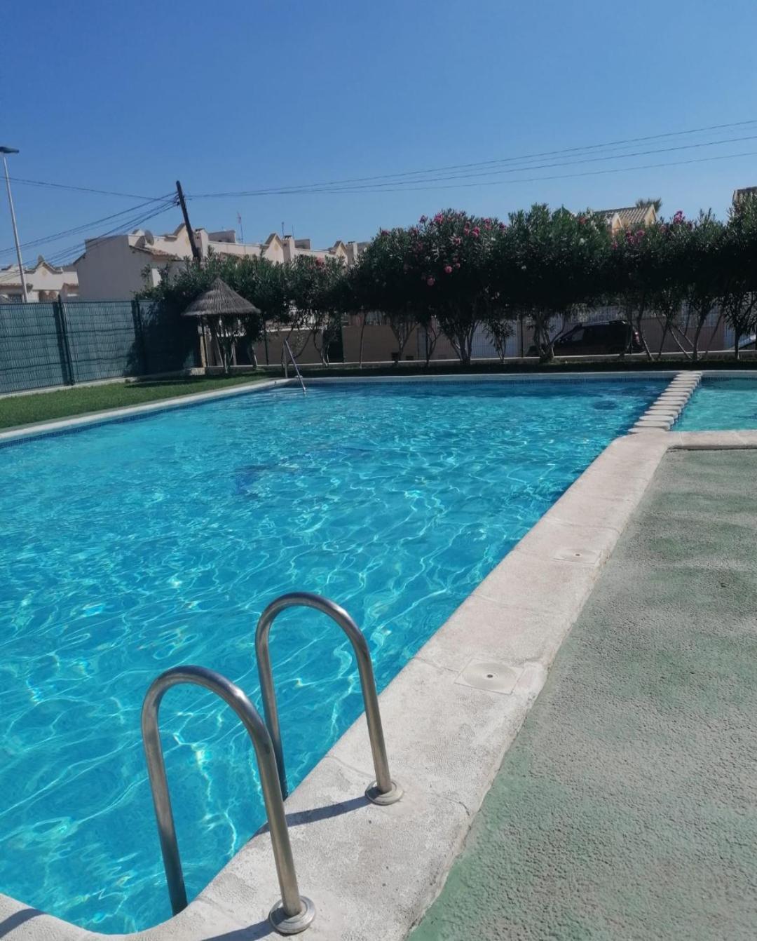 Apartament Casa Del Gato Rojo , Communal Swimming Pool , Terrace With Barbecue Торевьиа Экстерьер фото